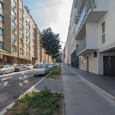 Appartamento Grosse Terrasse, Klimaanlage Und U-Bahn Naehe Vienna Esterno foto