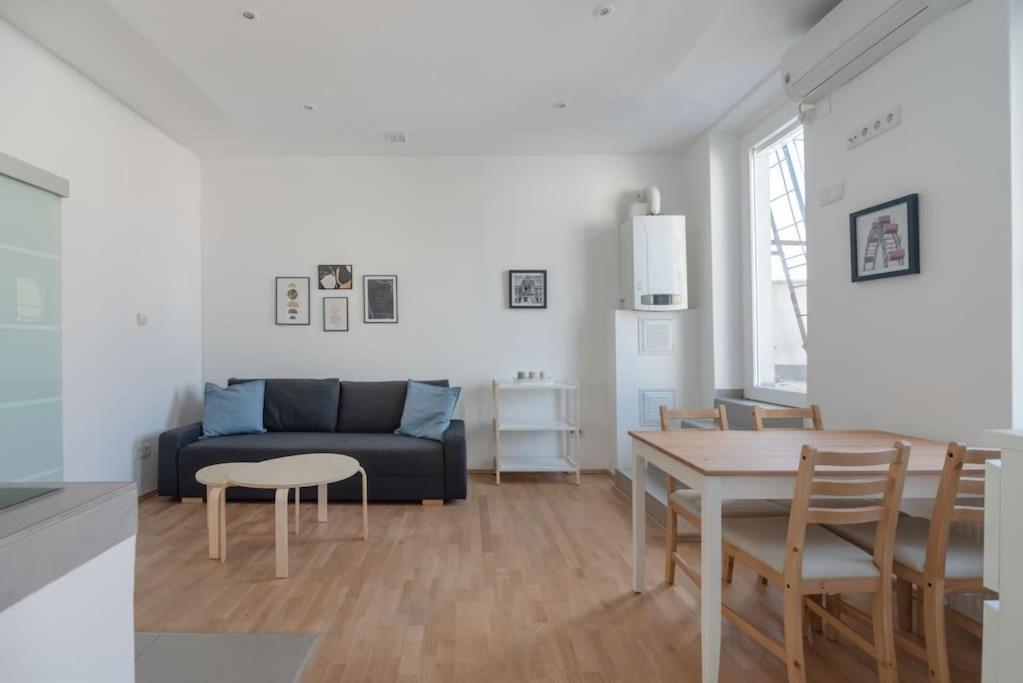 Appartamento Grosse Terrasse, Klimaanlage Und U-Bahn Naehe Vienna Esterno foto