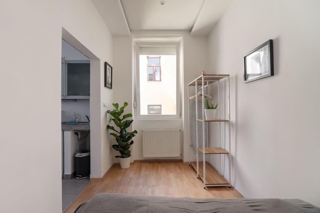 Appartamento Grosse Terrasse, Klimaanlage Und U-Bahn Naehe Vienna Esterno foto