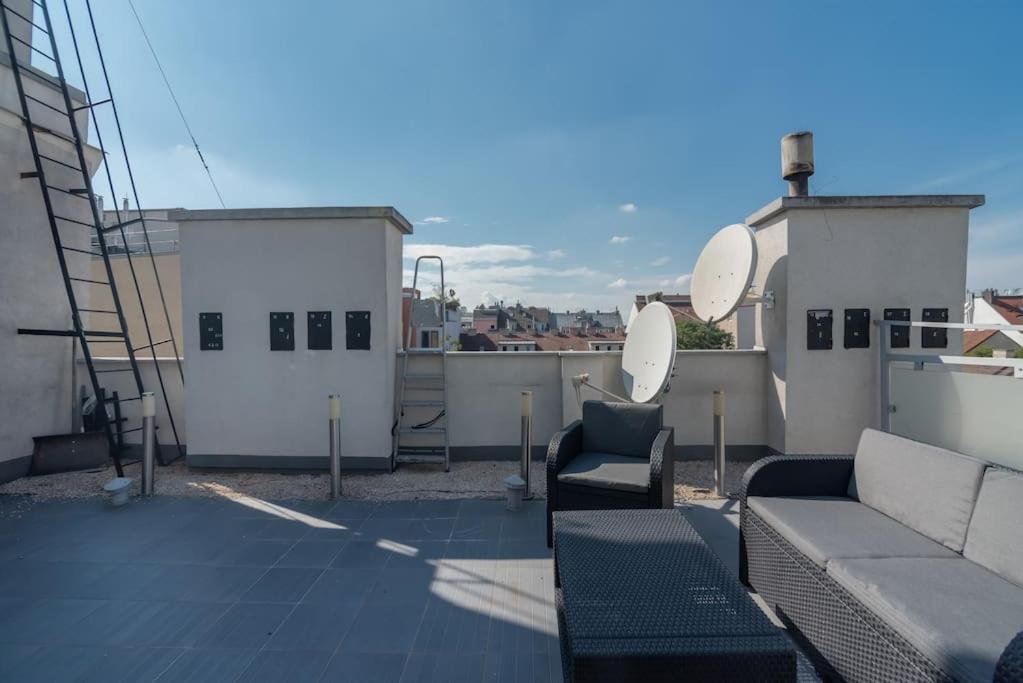 Appartamento Grosse Terrasse, Klimaanlage Und U-Bahn Naehe Vienna Esterno foto