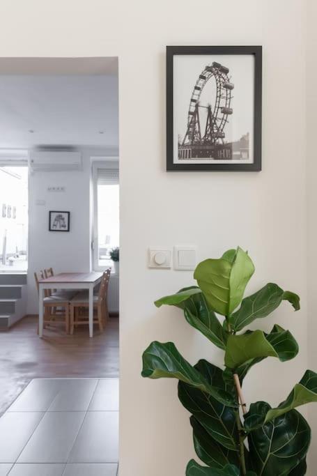 Appartamento Grosse Terrasse, Klimaanlage Und U-Bahn Naehe Vienna Esterno foto