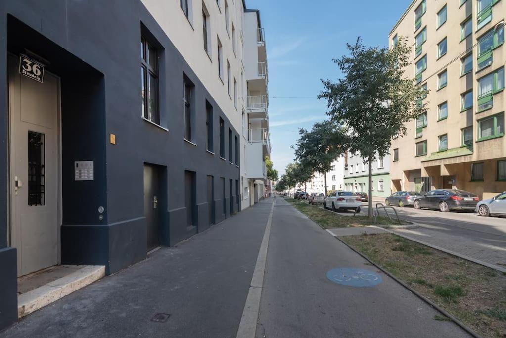 Appartamento Grosse Terrasse, Klimaanlage Und U-Bahn Naehe Vienna Esterno foto