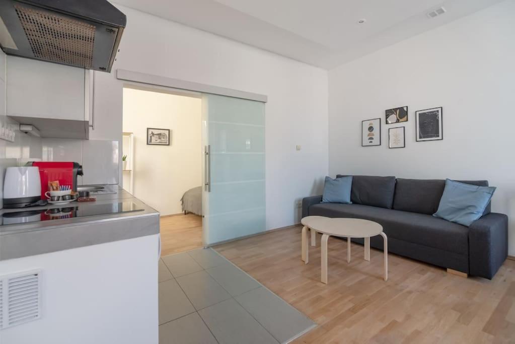 Appartamento Grosse Terrasse, Klimaanlage Und U-Bahn Naehe Vienna Esterno foto