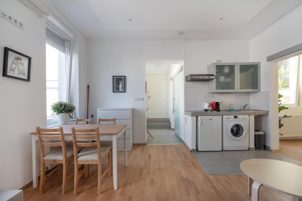 Appartamento Grosse Terrasse, Klimaanlage Und U-Bahn Naehe Vienna Esterno foto