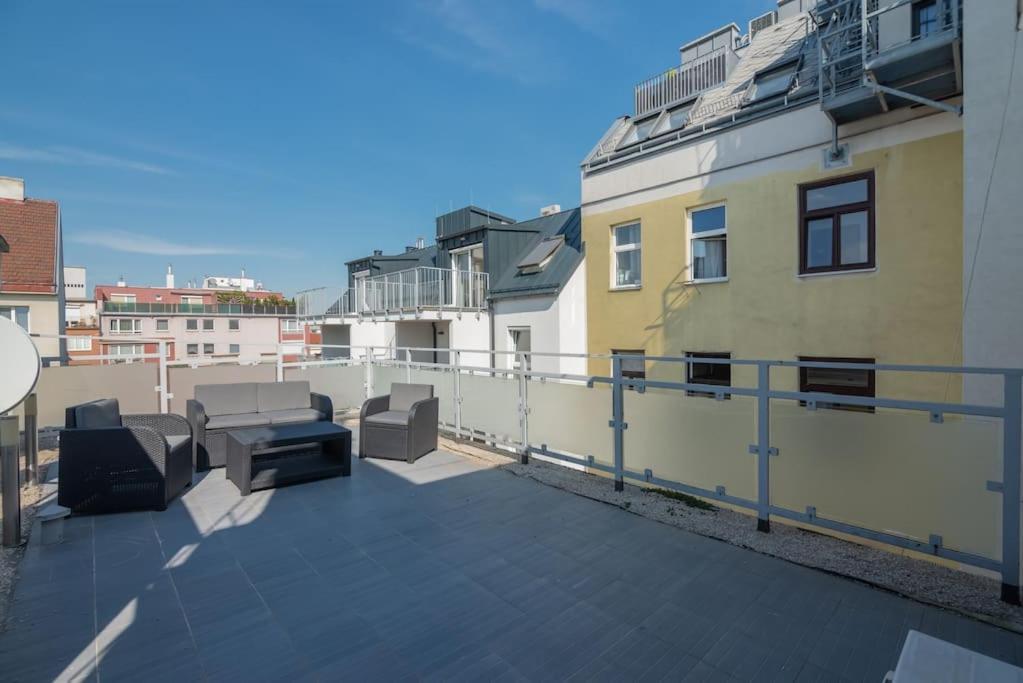 Appartamento Grosse Terrasse, Klimaanlage Und U-Bahn Naehe Vienna Esterno foto